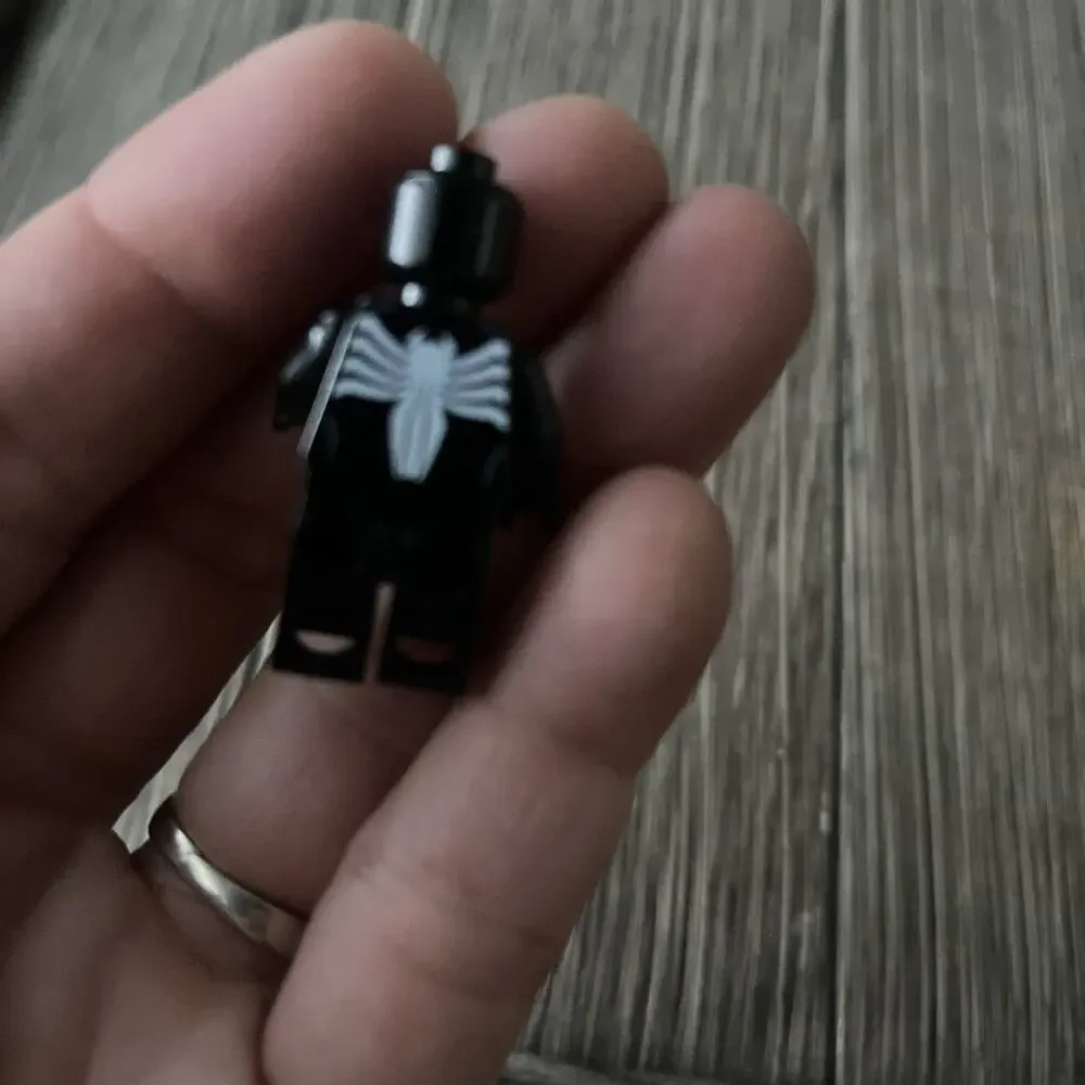 Lego Marvel Spider-Man Venom Minifigure (10665) sh113 Smile Spider Car Pursuit